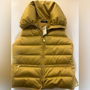 💛Ralph Lauren Gold, down feather puffer vest
Sz L